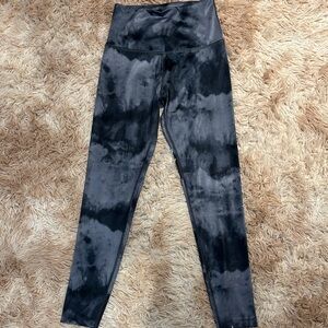 Beyond Yoga Black and Gray Tie-Dye Leggings